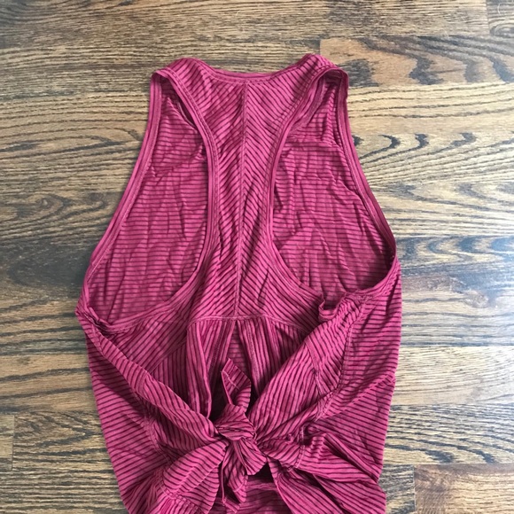 LULULEMON Miles Ahead Tank (Ruby Wine) - Picture 6 of 6